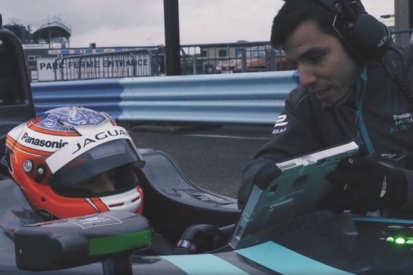 Jaguar_racing_video